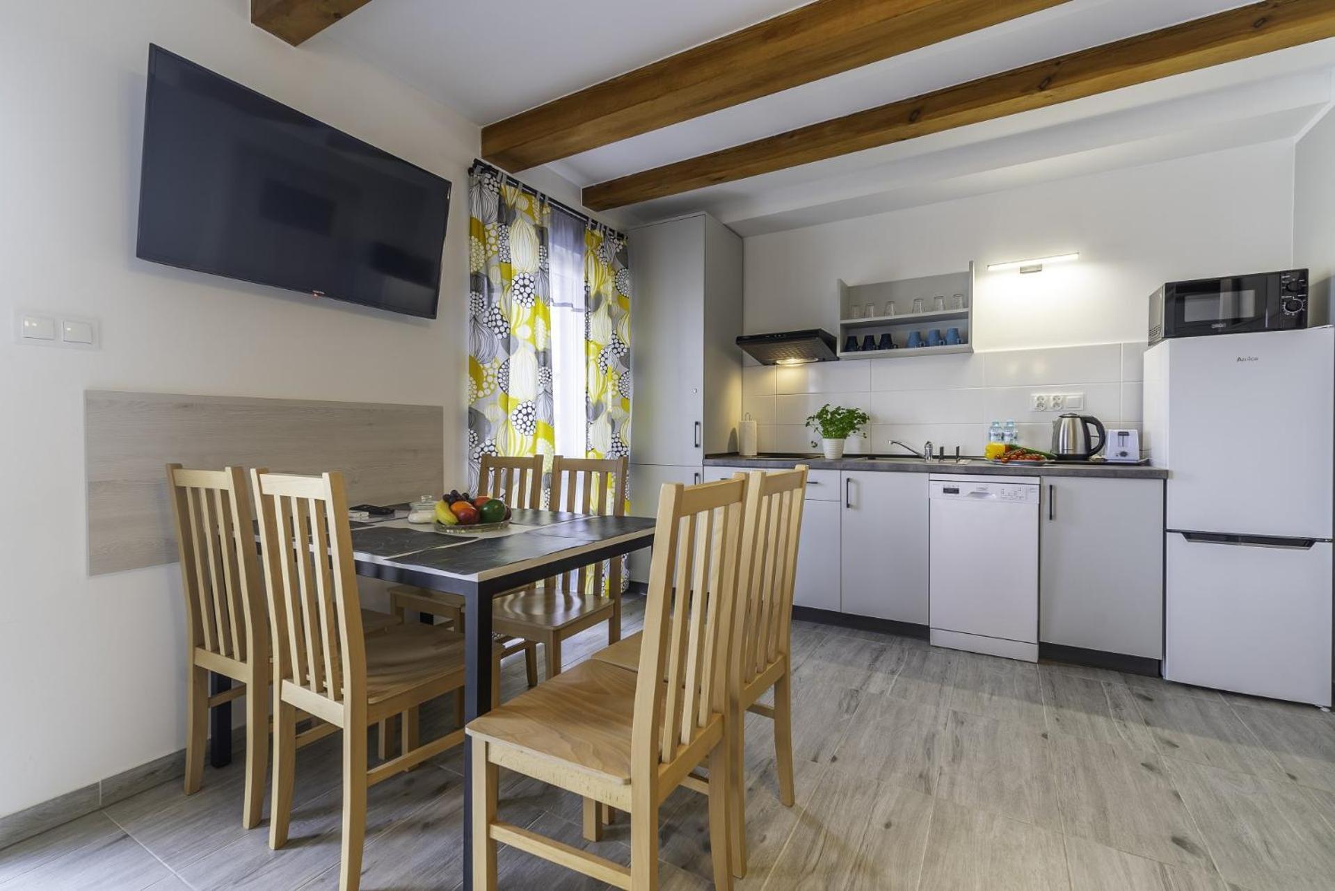 Frajda Domki - Apartamenty 6-Osobowe - Salon I Dwie Sypialnie Oraz Studia 4-Osobowe - Pokoj Z Aneksem Kuchennym Rewal Buitenkant foto