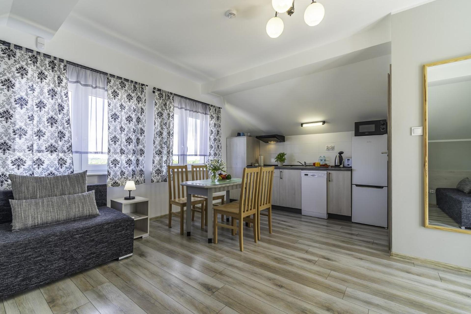 Frajda Domki - Apartamenty 6-Osobowe - Salon I Dwie Sypialnie Oraz Studia 4-Osobowe - Pokoj Z Aneksem Kuchennym Rewal Buitenkant foto