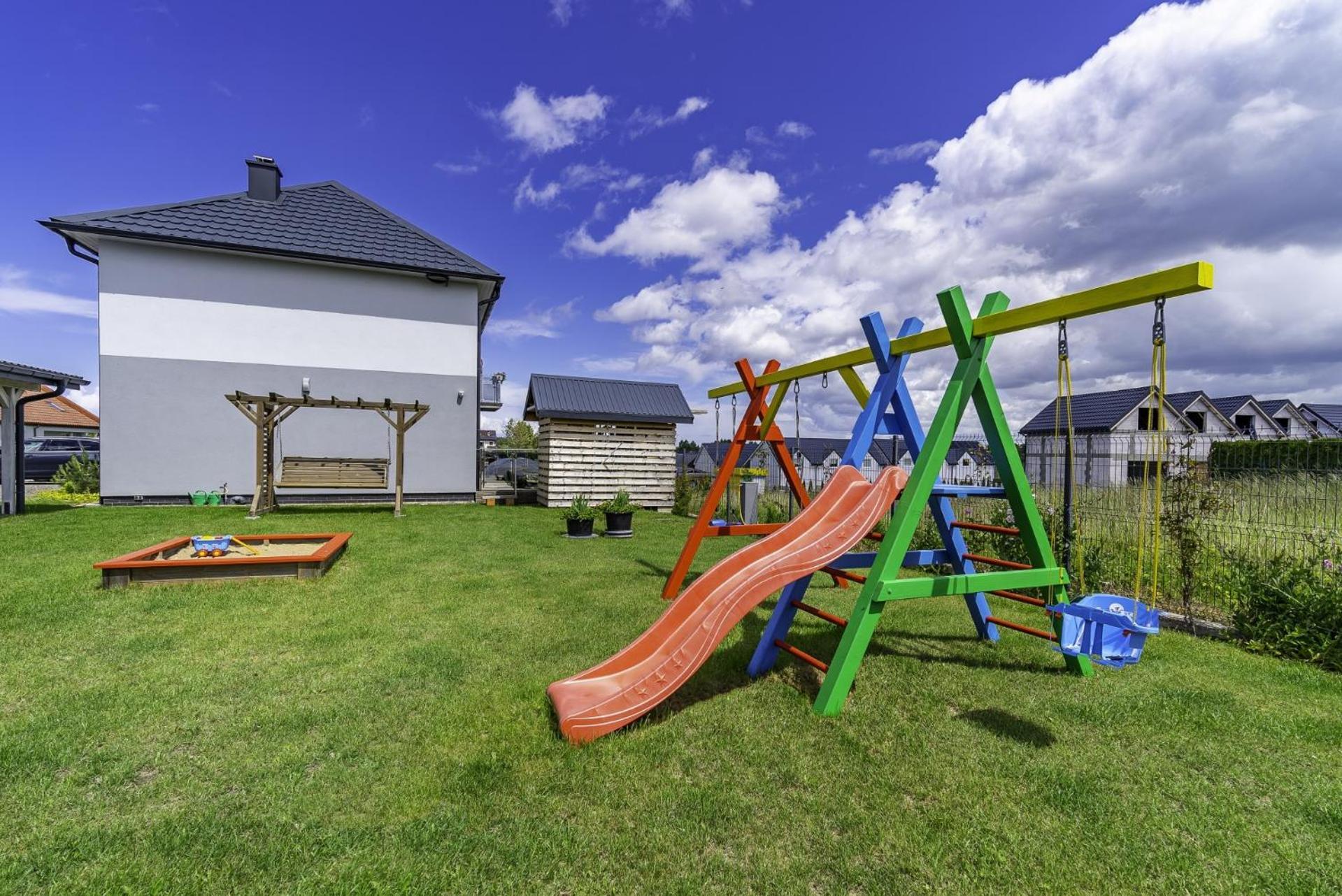 Frajda Domki - Apartamenty 6-Osobowe - Salon I Dwie Sypialnie Oraz Studia 4-Osobowe - Pokoj Z Aneksem Kuchennym Rewal Buitenkant foto